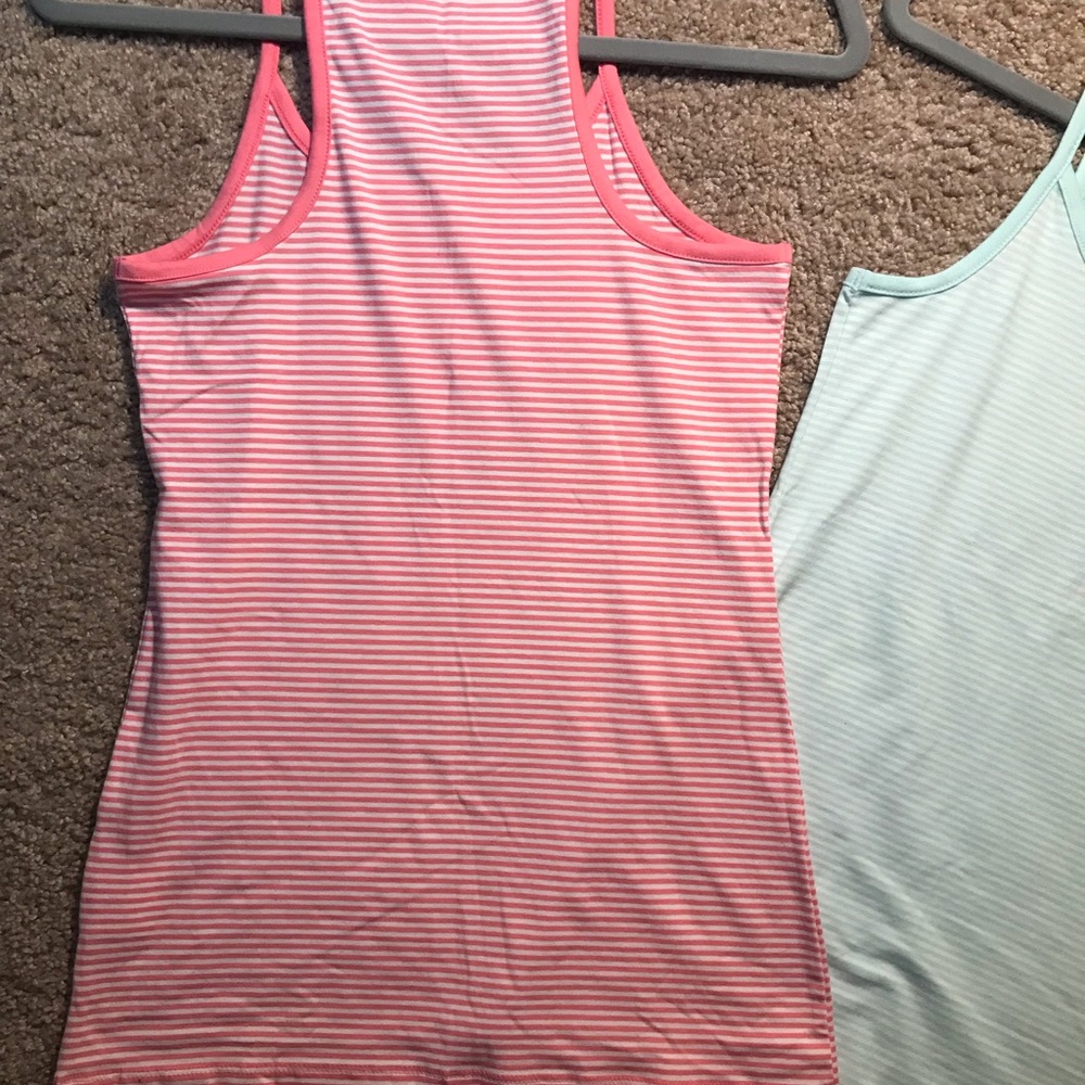 Old Navy Tank top - Picture 6 of 8